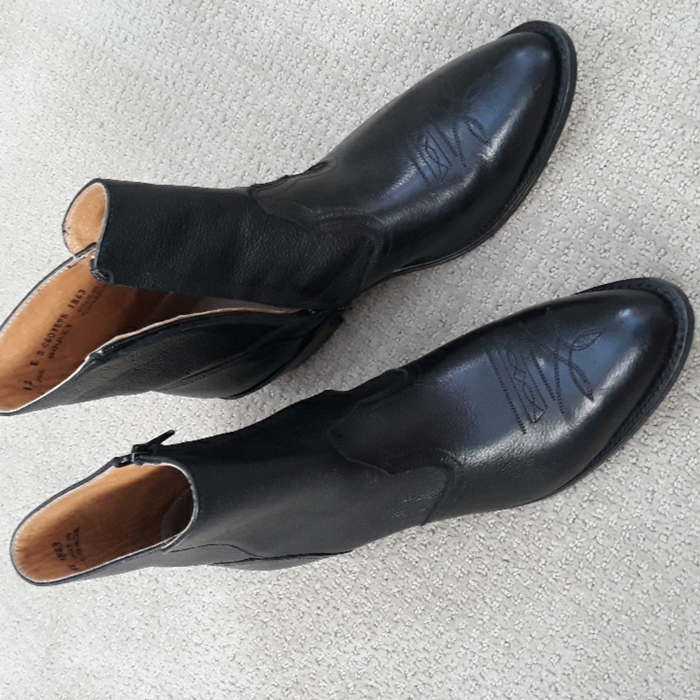 Boulet black leather zip ankle cowboy boots. Size 12